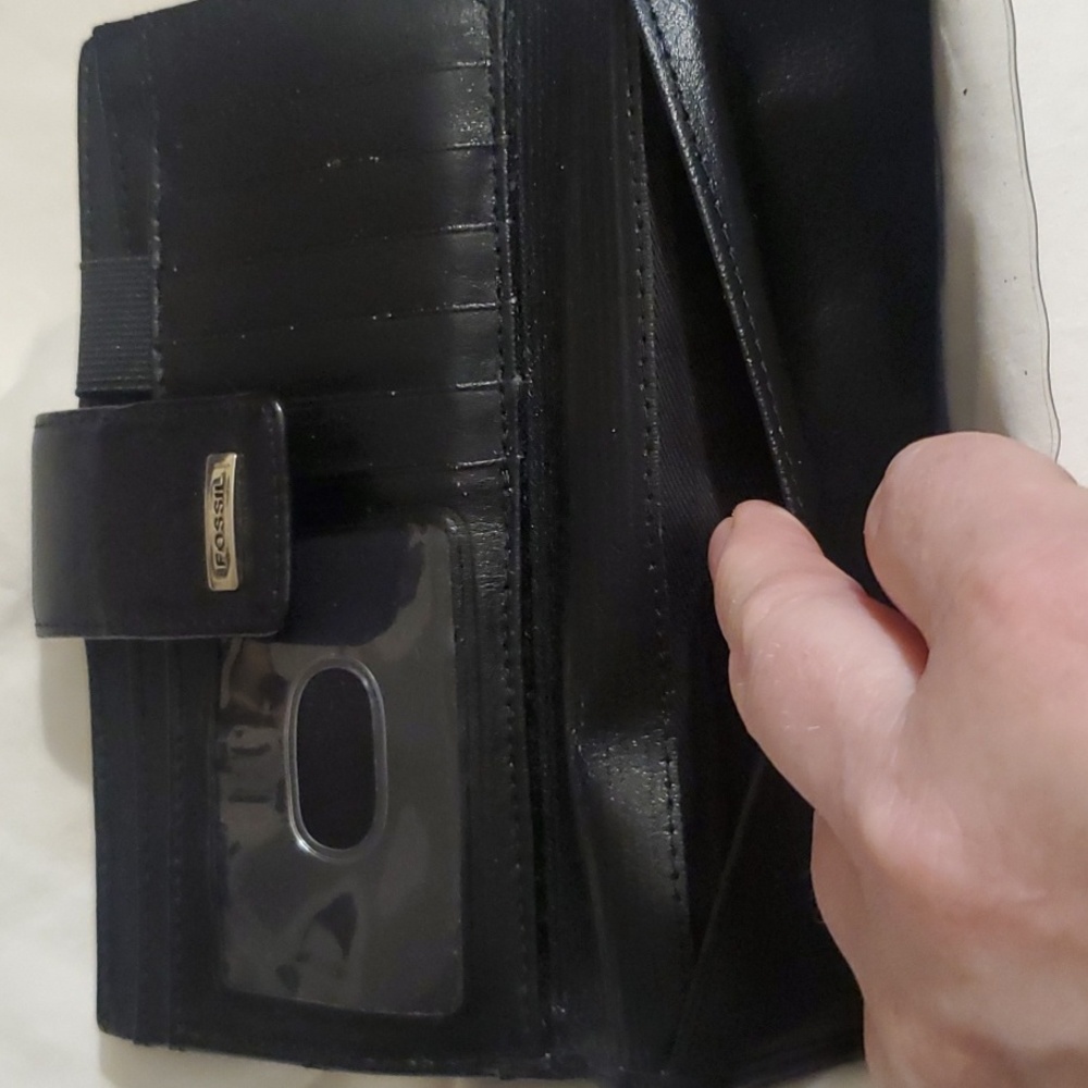 FOSSIL GENUINE LEATHER WALLET - Picture 5 of 14